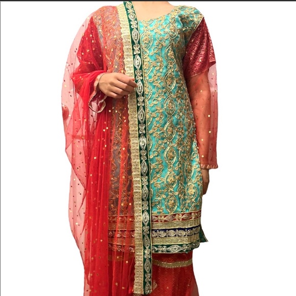 Women Pakistani / Indian  3 pcs Designer Suit - Picture 3 of 8